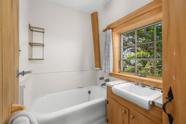 5 Strandway, West Harwich, MA 02671