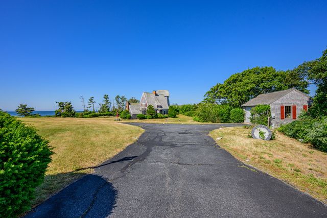 5 Strandway, West Harwich, MA 02671
