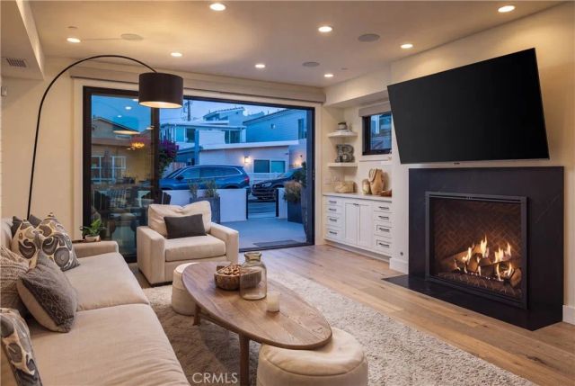 211 35th, Newport Beach, CA 92663