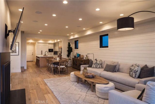 211 35th, Newport Beach, CA 92663