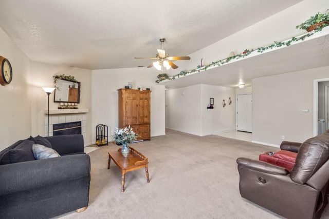 1637 Fantasy Ct, Modesto, CA 95351