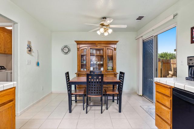 1637 Fantasy Ct, Modesto, CA 95351