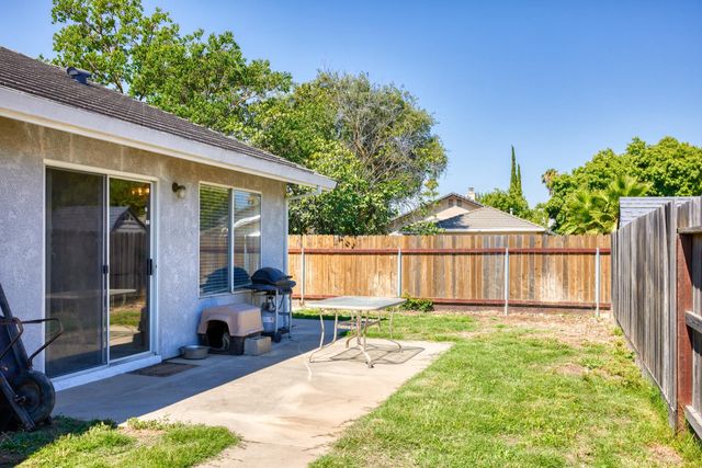 1637 Fantasy Ct, Modesto, CA 95351