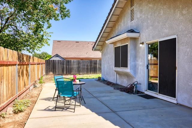 1637 Fantasy Ct, Modesto, CA 95351