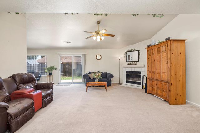 1637 Fantasy Ct, Modesto, CA 95351