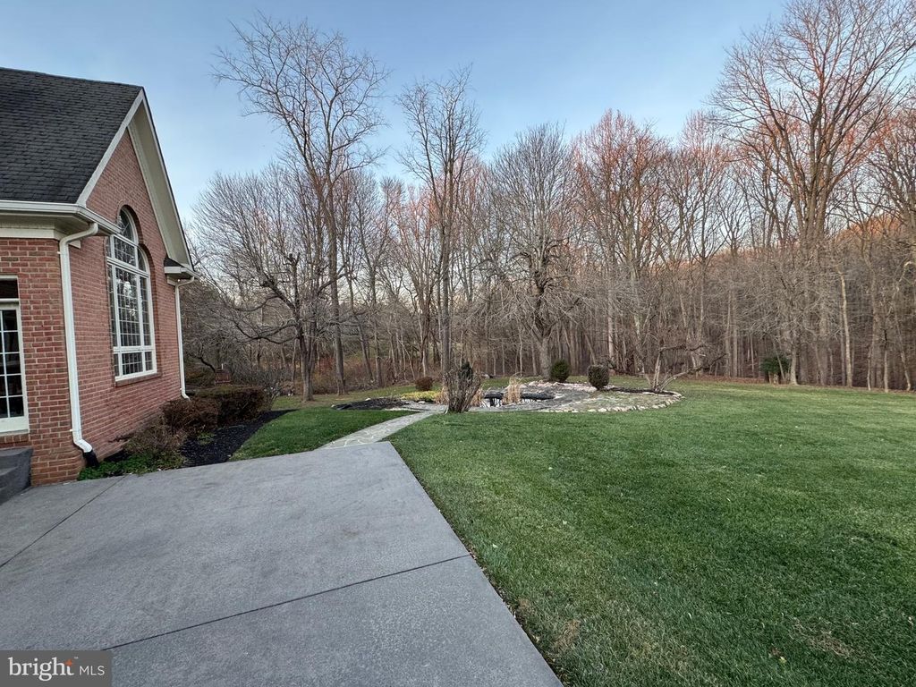 Image 10 of property listing at 9409 ELIZABETH CT, Fulton, MD 20759