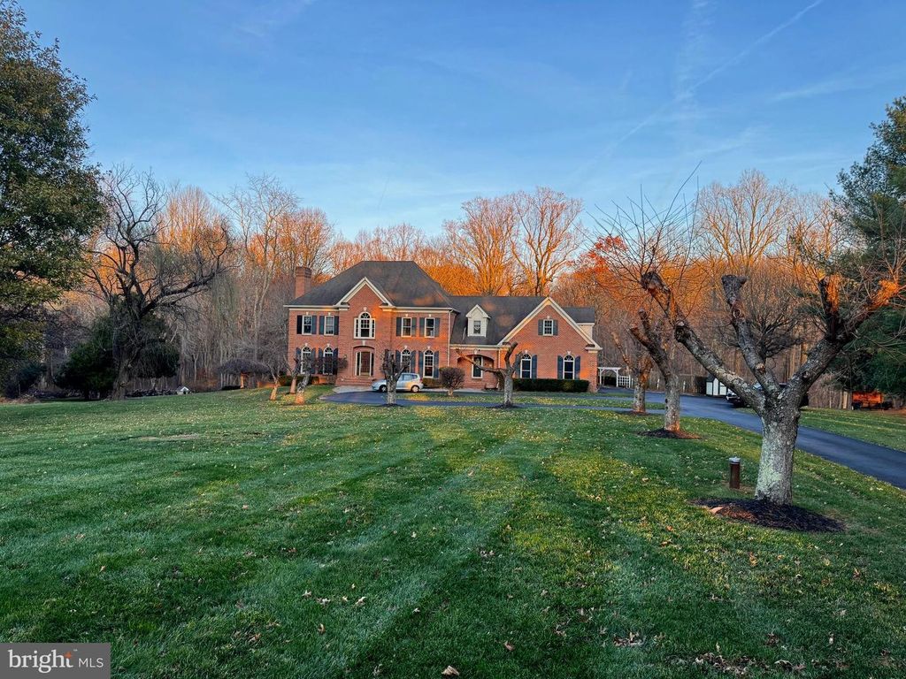 Image 2 of property listing at 9409 ELIZABETH CT, Fulton, MD 20759