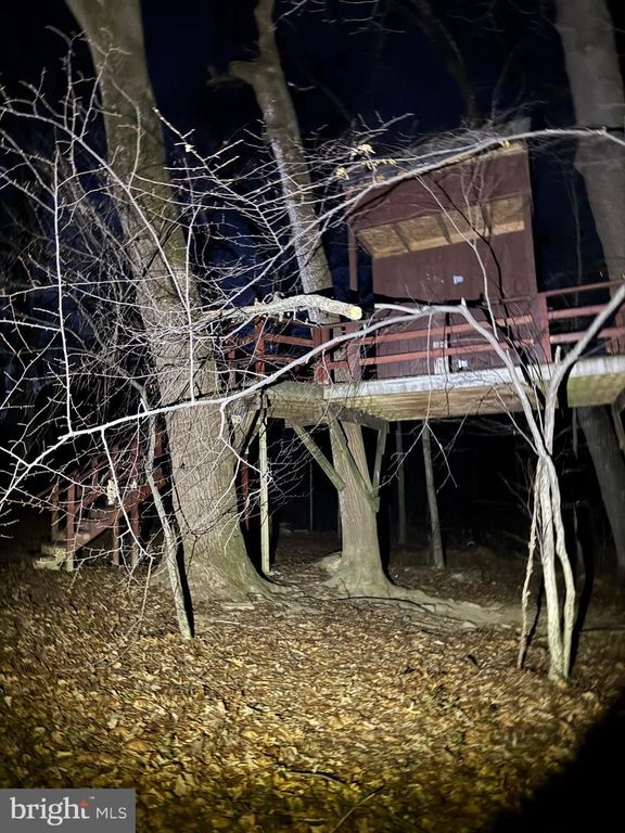 Image 34 of property listing at 9409 ELIZABETH CT, Fulton, MD 20759