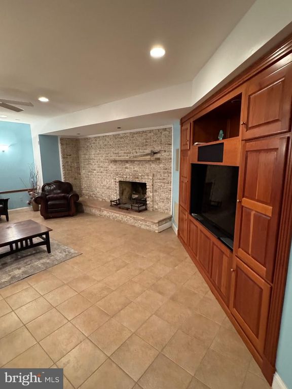 Image 40 of property listing at 9409 ELIZABETH CT, Fulton, MD 20759