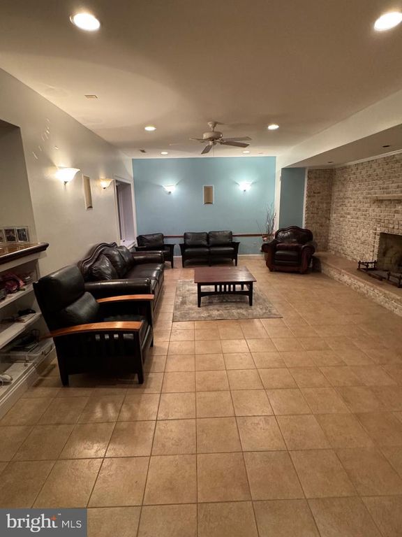 Image 41 of property listing at 9409 ELIZABETH CT, Fulton, MD 20759