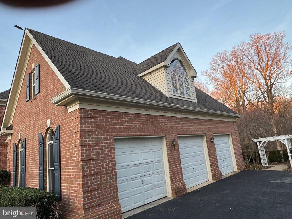 Image 4 of property listing at 9409 ELIZABETH CT, Fulton, MD 20759