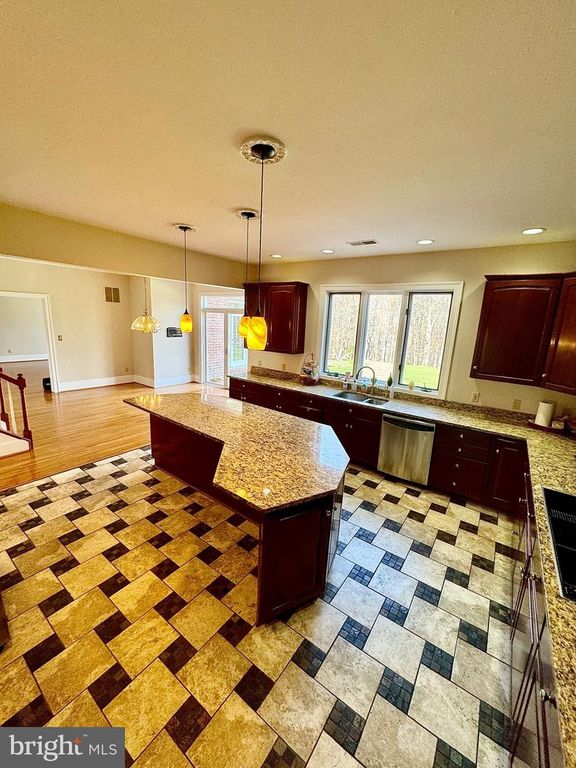 Image 65 of property listing at 9409 ELIZABETH CT, Fulton, MD 20759