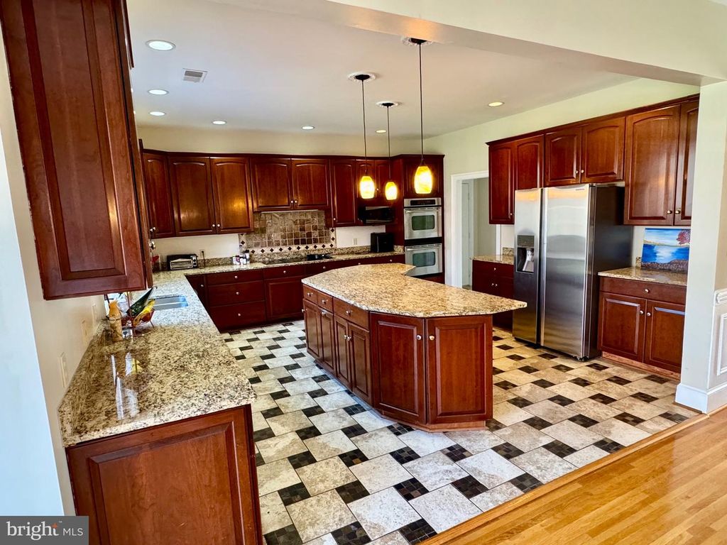 Image 66 of property listing at 9409 ELIZABETH CT, Fulton, MD 20759