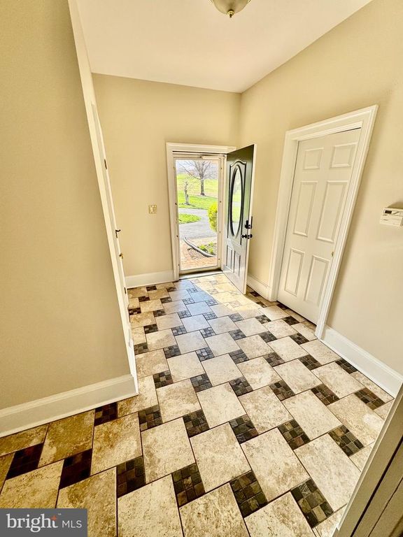 Image 73 of property listing at 9409 ELIZABETH CT, Fulton, MD 20759