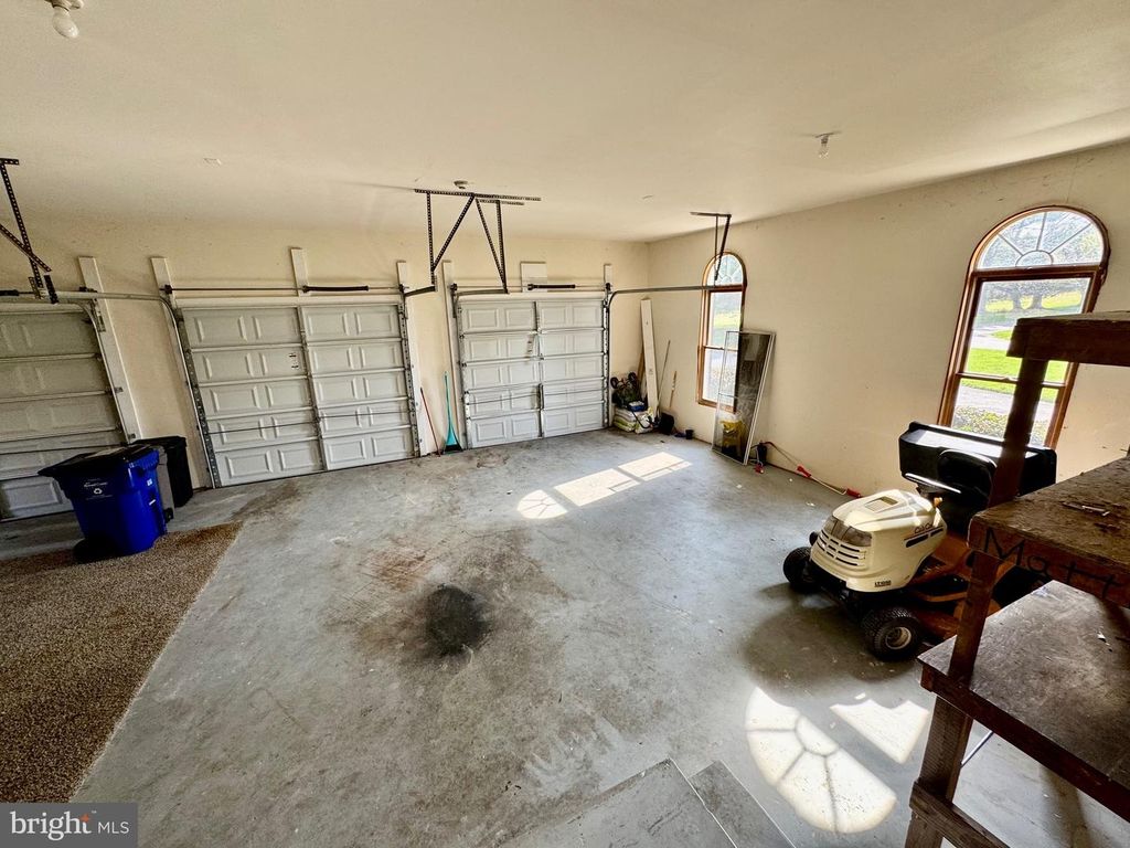 Image 75 of property listing at 9409 ELIZABETH CT, Fulton, MD 20759