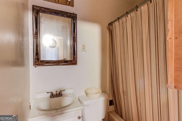 6088 Wade Orr Road, Flowery Branch, GA 30542