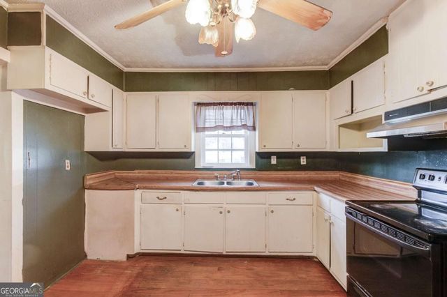 6088 Wade Orr Road, Flowery Branch, GA 30542