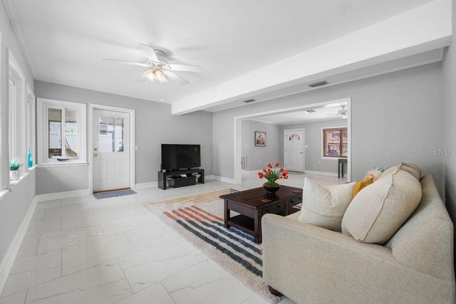 328 BAYVIEW DRIVE NE, St Petersburg, FL 33704