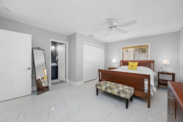 328 BAYVIEW DRIVE NE, St Petersburg, FL 33704