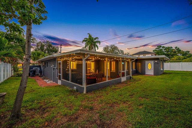 328 BAYVIEW DRIVE NE, St Petersburg, FL 33704