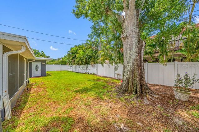 328 BAYVIEW DRIVE NE, St Petersburg, FL 33704