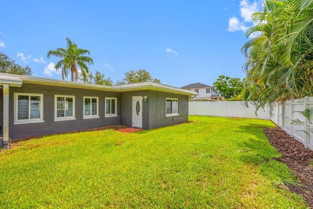 328 BAYVIEW DRIVE NE, St Petersburg, FL 33704