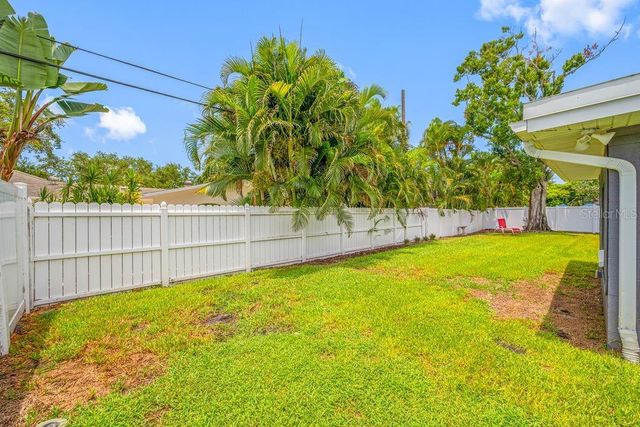 328 BAYVIEW DRIVE NE, St Petersburg, FL 33704