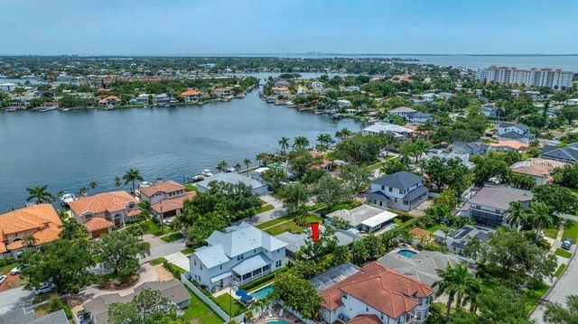 328 BAYVIEW DRIVE NE, St Petersburg, FL 33704
