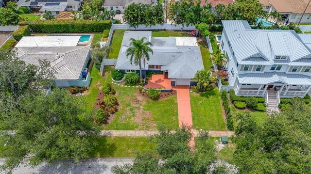 328 BAYVIEW DRIVE NE, St Petersburg, FL 33704