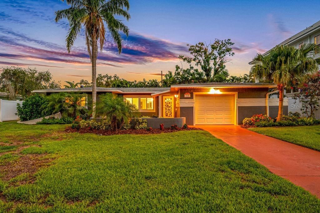 328 BAYVIEW DRIVE NE, St Petersburg, FL 33704