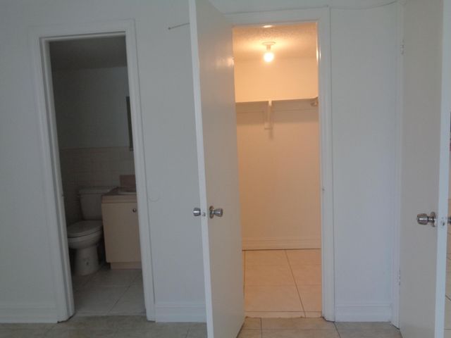 2008 Jackson Street E9, Hollywood, FL 33020