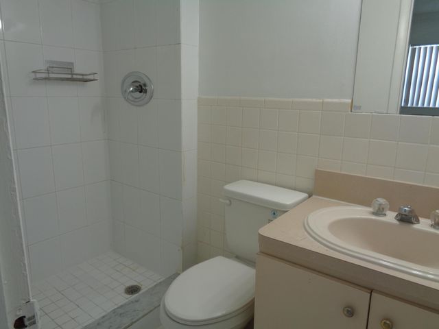 2008 Jackson Street E9, Hollywood, FL 33020
