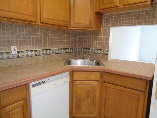 2008 Jackson Street E9, Hollywood, FL 33020