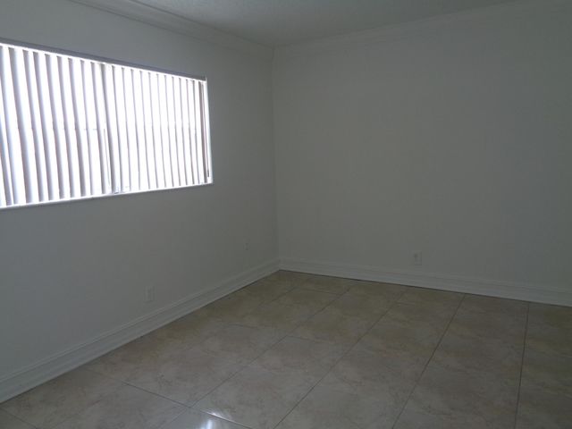 2008 Jackson Street E9, Hollywood, FL 33020