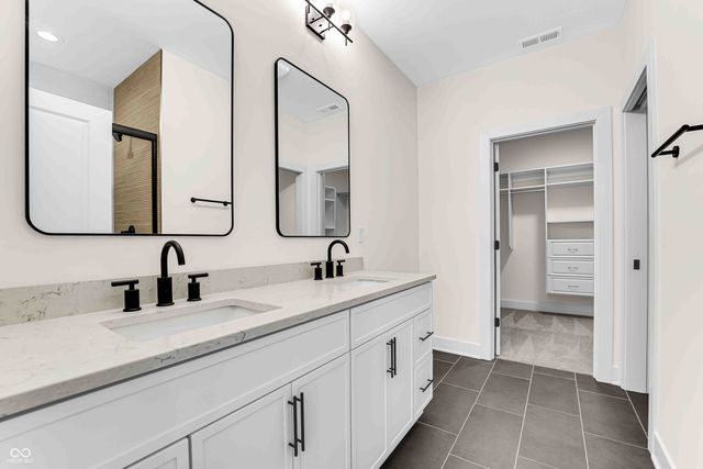 5866 Harbour Town Drive, Noblesville, IN 46062