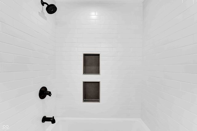 5866 Harbour Town Drive, Noblesville, IN 46062