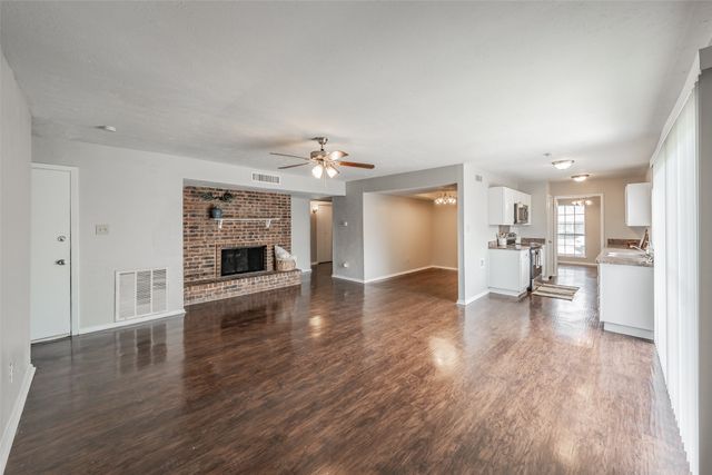 720 Nora Lane, Desoto, TX 75115
