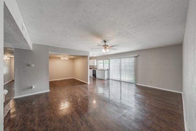 720 Nora Lane, Desoto, TX 75115