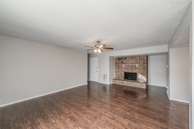 720 Nora Lane, Desoto, TX 75115
