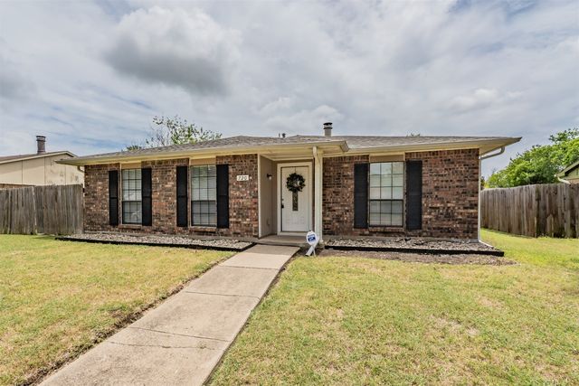 720 Nora Lane, Desoto, TX 75115