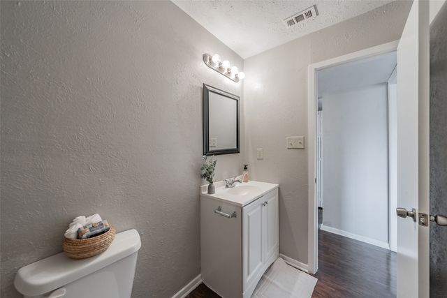 720 Nora Lane, Desoto, TX 75115