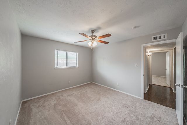 720 Nora Lane, Desoto, TX 75115