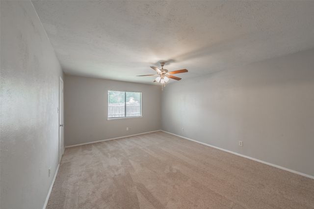 720 Nora Lane, Desoto, TX 75115