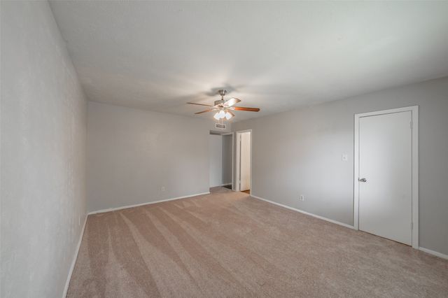 720 Nora Lane, Desoto, TX 75115