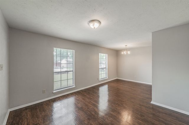 720 Nora Lane, Desoto, TX 75115