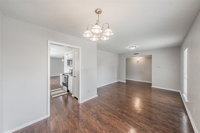 720 Nora Lane, Desoto, TX 75115