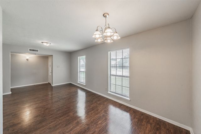 720 Nora Lane, Desoto, TX 75115