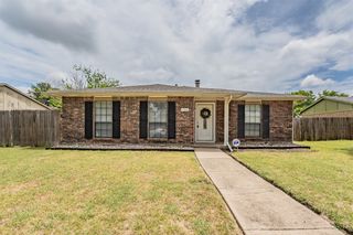 720 Nora Lane, Desoto, TX 75115