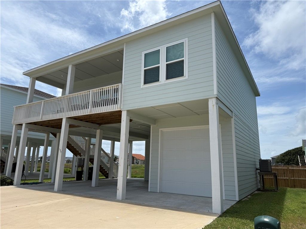 155 Paradise Dr, Rockport, TX 78382 — photo 3