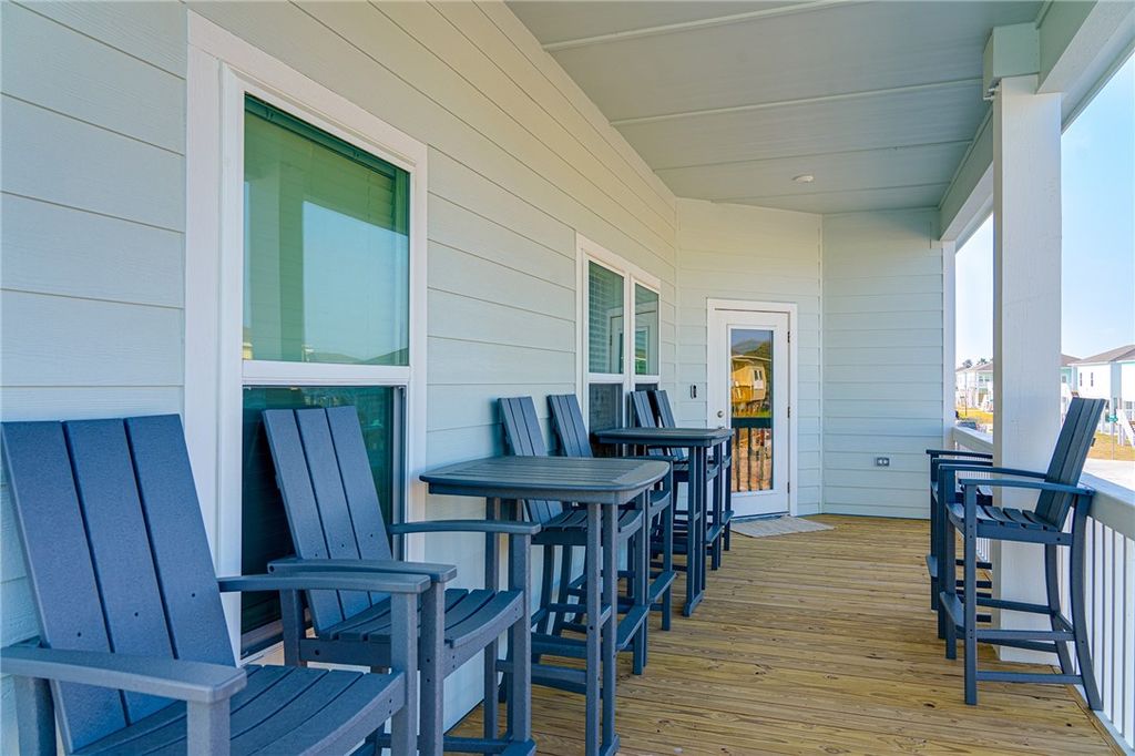 155 Paradise Dr, Rockport, TX 78382 — photo 4